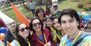 Estudiantes de la carrera siempre cooperando